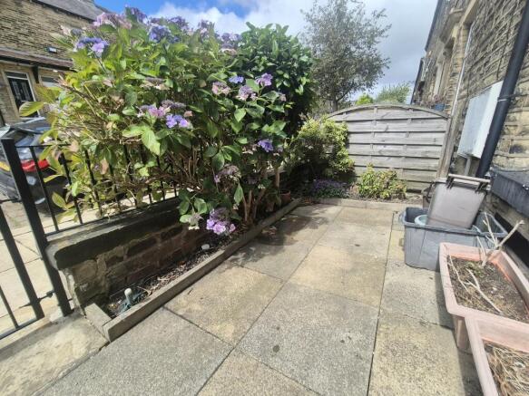 2 bed Terraced to rent Image 7