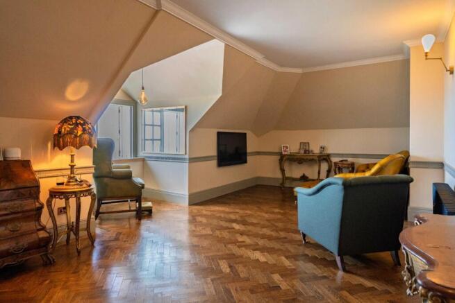 3 bed Apartment for sale Image 7