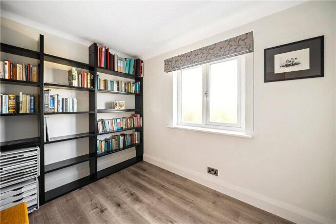 5 bed Detached for sale Image 12