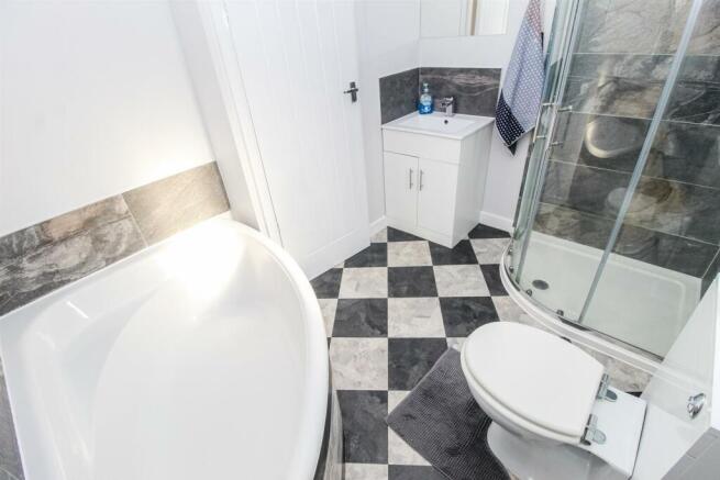 BATHROOM/W.C.