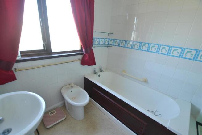 Bathroom.JPG