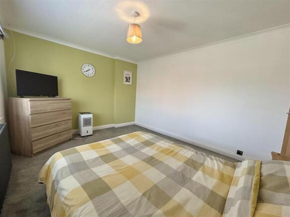 3 bed Semi-Detached for sale Image 7
