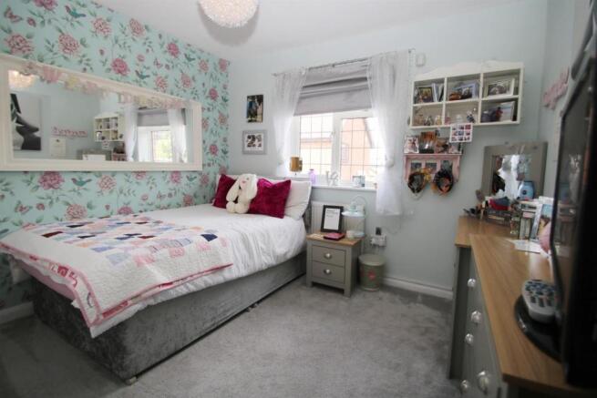 bedroom2_1_bright.JPG