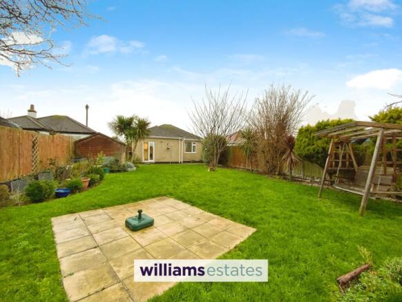 rear enclosed garden