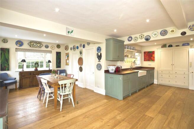 Kitchen/Breakfast Rm