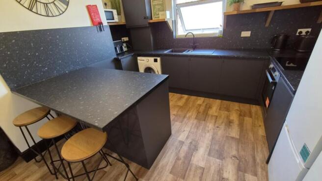 1 bed House Share to rent Image 8