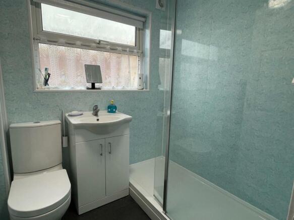 Shower Room.jpg