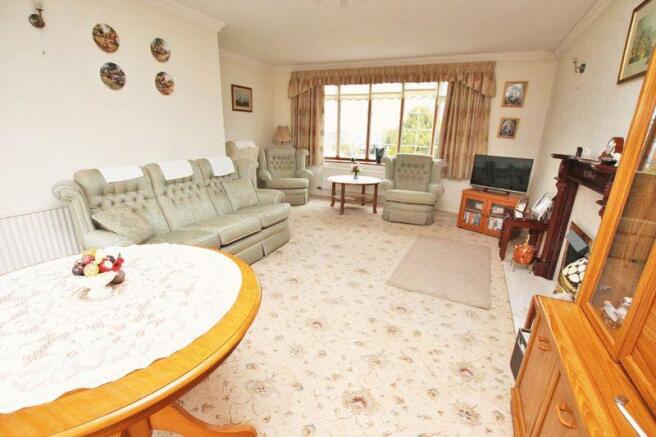 Lounge 1