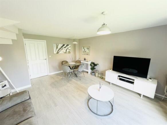 Lounge / Dining Room