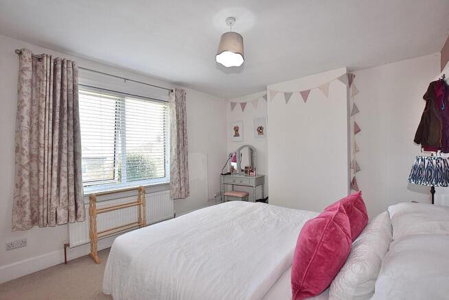 2 bed Semi-Detached to rent Image 10