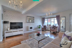 225, Gorseway, Rush Green, Romford RM7 0SB
