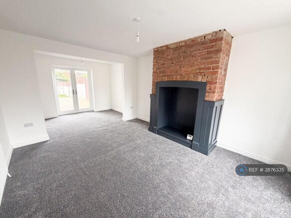 Sitting Room / Dining Room