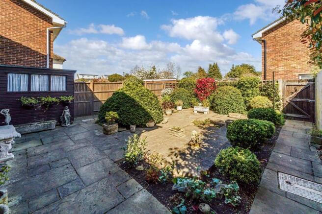 Chessington Road, Ewell, KT19 photo 3