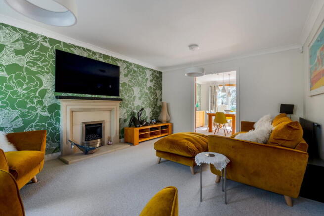 Walton Crescent, Winford photo 4