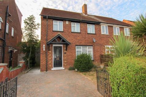 St. Paul Close, Uxbridge, UB8