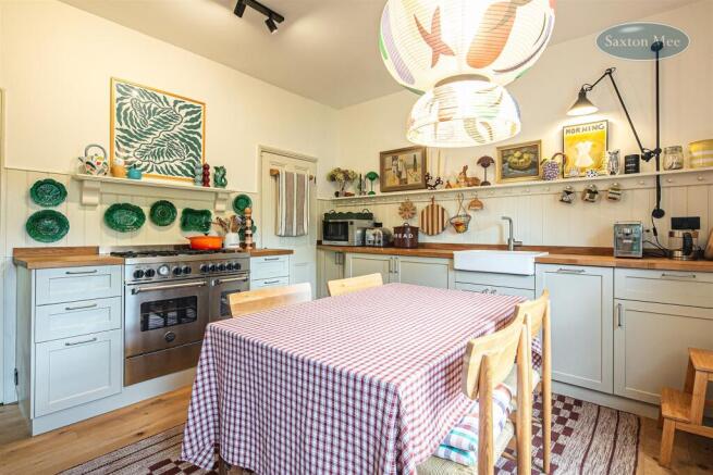 3 bed Semi-Detached for sale Image 6