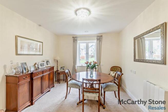 2 bed Apartment for sale Image 4