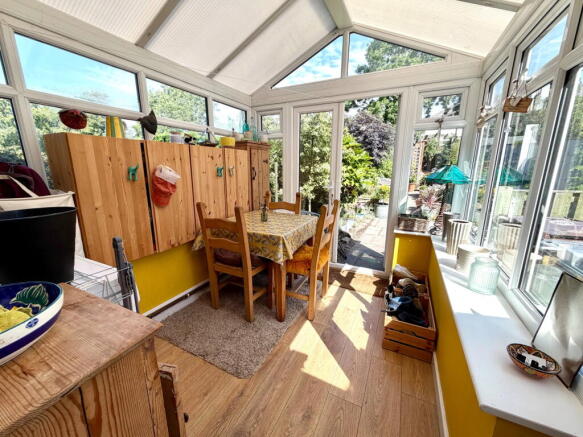3 bed Semi-Detached for sale Image 8