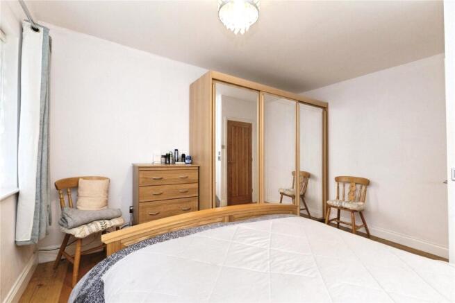 4 bed Bungalow for sale Image 8