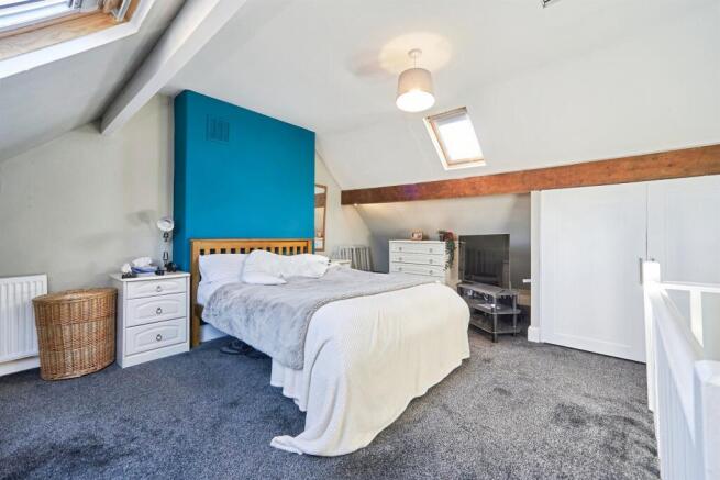 3 bed Terraced for sale Image 9