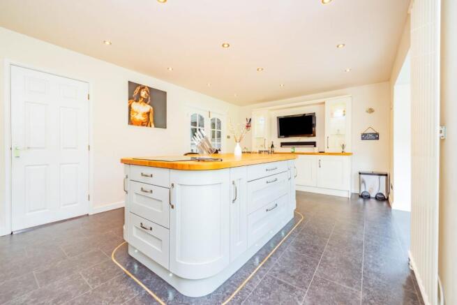 Open plan kitchen br
