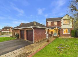 8, Blenheim Drive, Cullompton EX15 2TB
