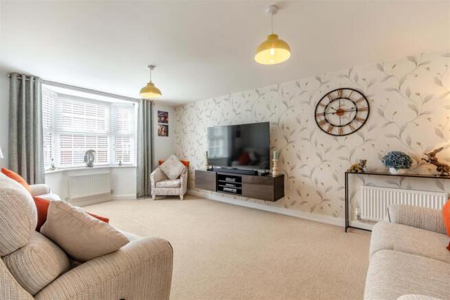 8690582-interior04.jpg