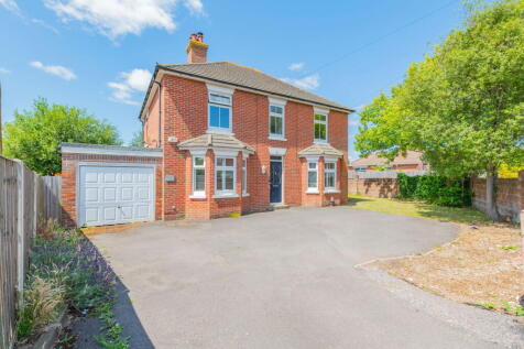 Hunts Pond Road, Park Gate, Southampton, SO31