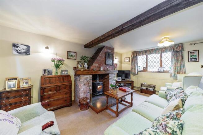 8329353-interior02.JPG