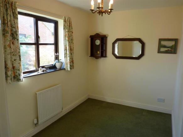BEDROOM 2 / DINING R