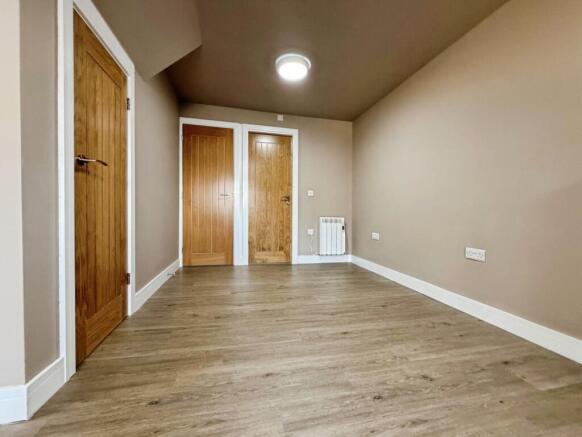 1 bed Apartment to rent Image 4