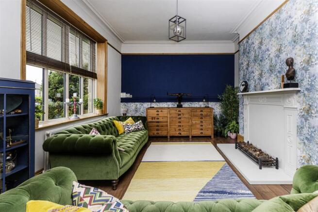 4 bed Detached for sale Image 5