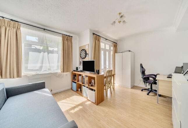 1317020-6-685d6c1...