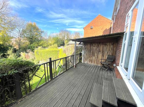 2 bed Semi-Detached to rent Image 10