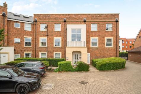 Summer Gardens, Ickenham, UB10