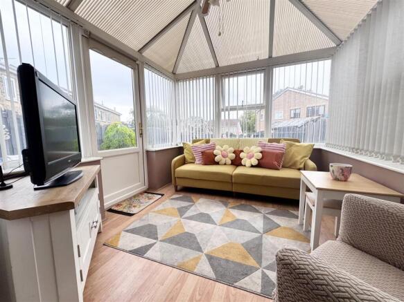 2 bed Semi-Detached for sale Image 3