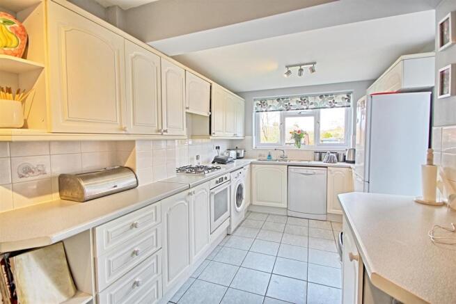 kitchen1.jpg