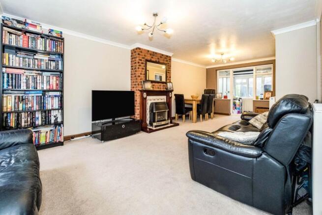 Lounge/Dining Room