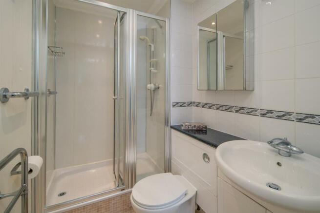 Ensuite.jpeg
