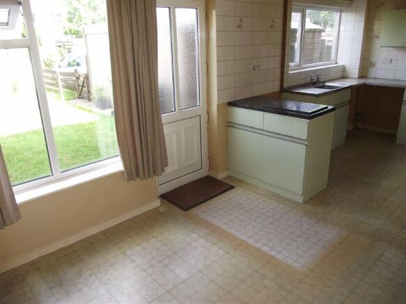 KITCHEN DINING ROOM