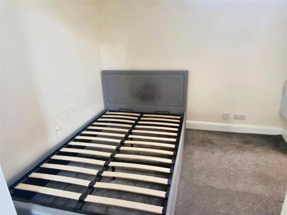 1 bed Apartment to rent Image 4