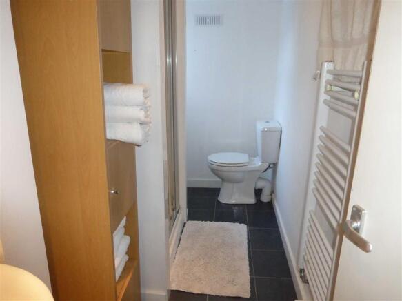 SHOWER ROOM
