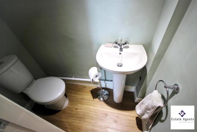 4 bed Semi-Detached for sale Image 7