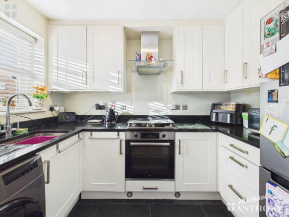 CAM03852G0-PR0500-STILL002-thumbnail-h750-70