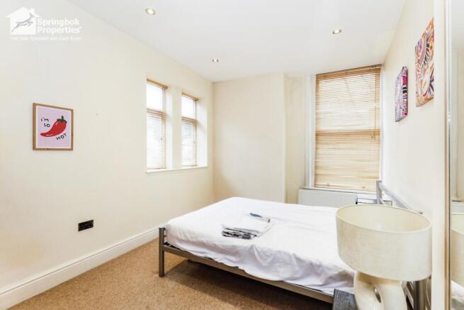 2 bed Ground Flat for sale Image 7