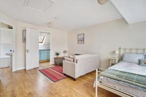 16, Old Fives Court, Slough SL1 7ET