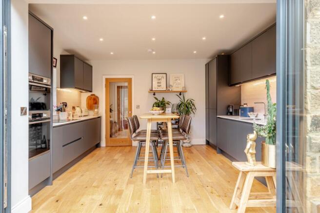 3 bed Semi-Detached for sale Image 9