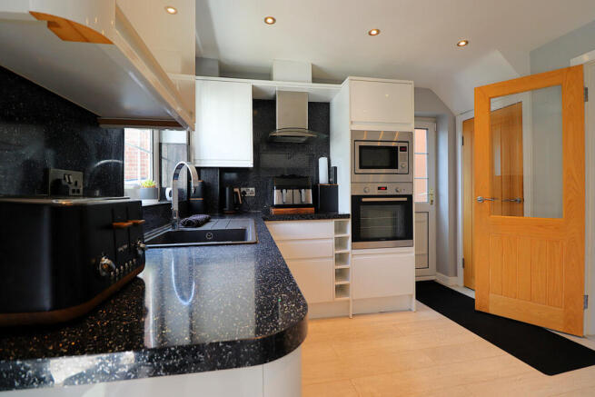 3 bed Detached for sale Image 10
