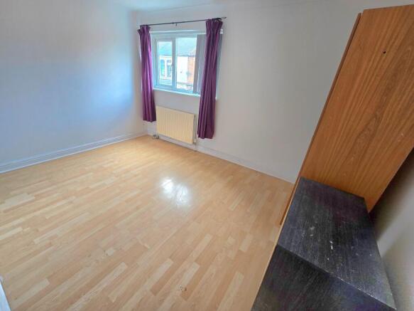 1 bed Flat to rent Image 4