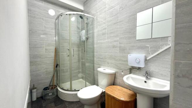 Studio to rent Image 6